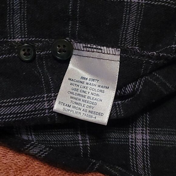 St John’s Bay Flannel Button Down classic fit Gray/ Silver Mens Large - Picture 4 of 9